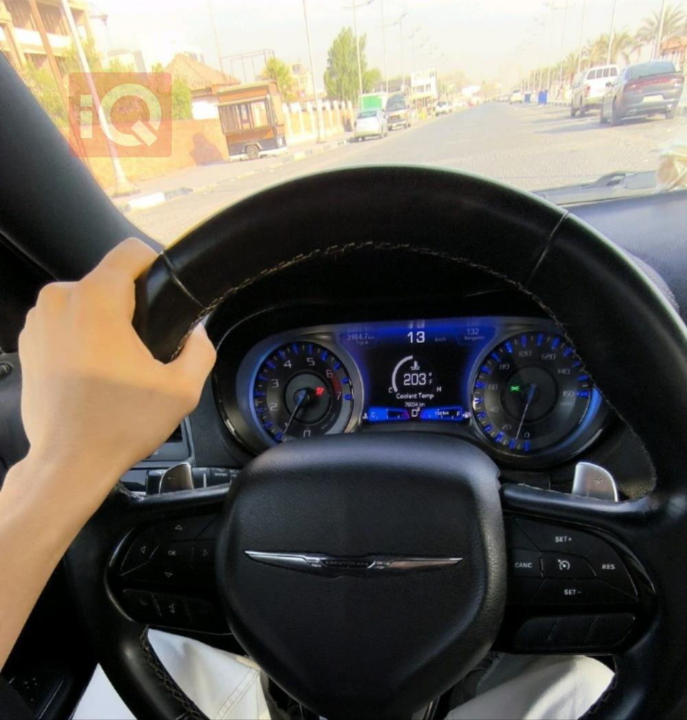 کرایسلەر 300